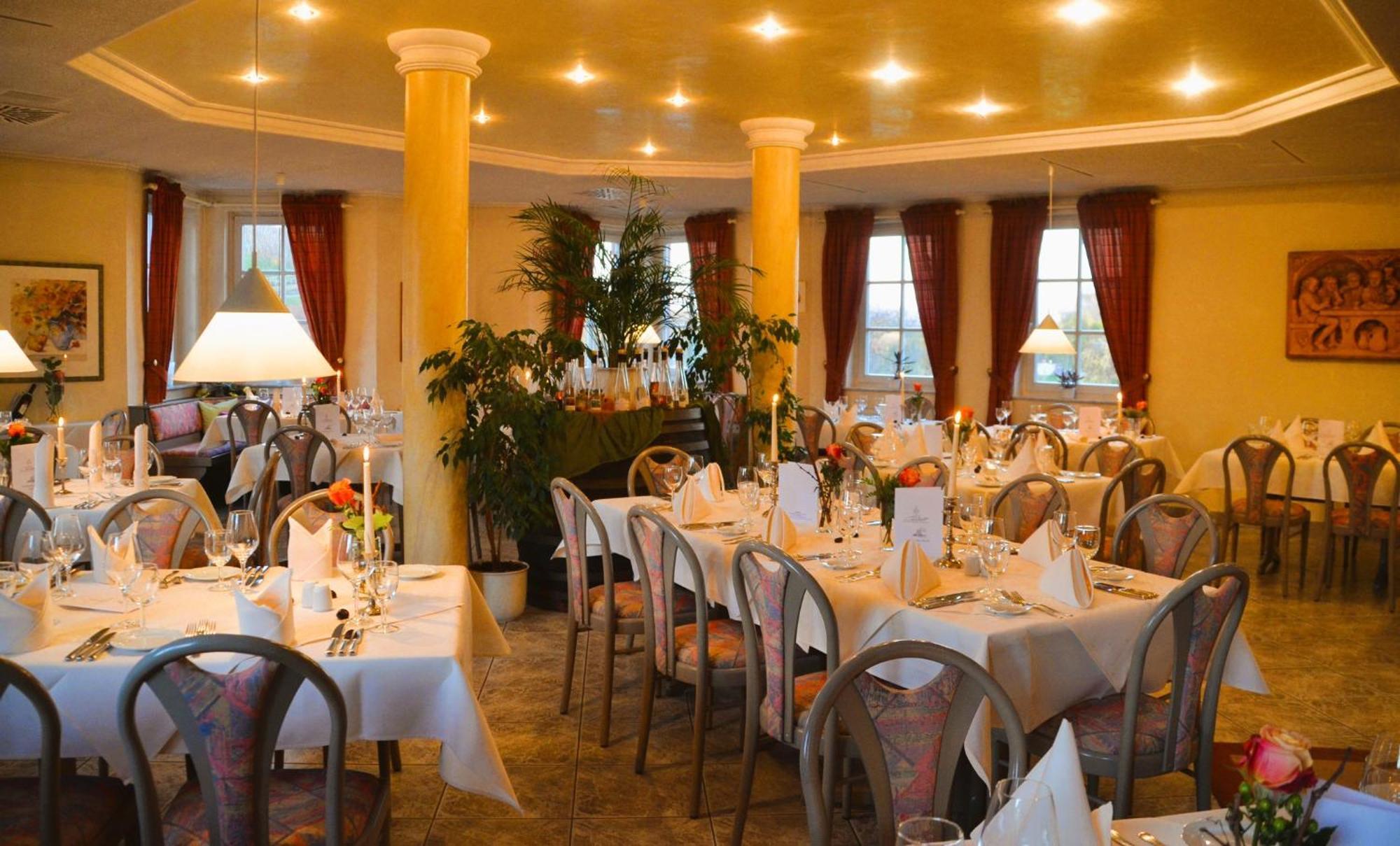 Castell Hotel & Restaurant Ляйнсвайлер Екстер'єр фото