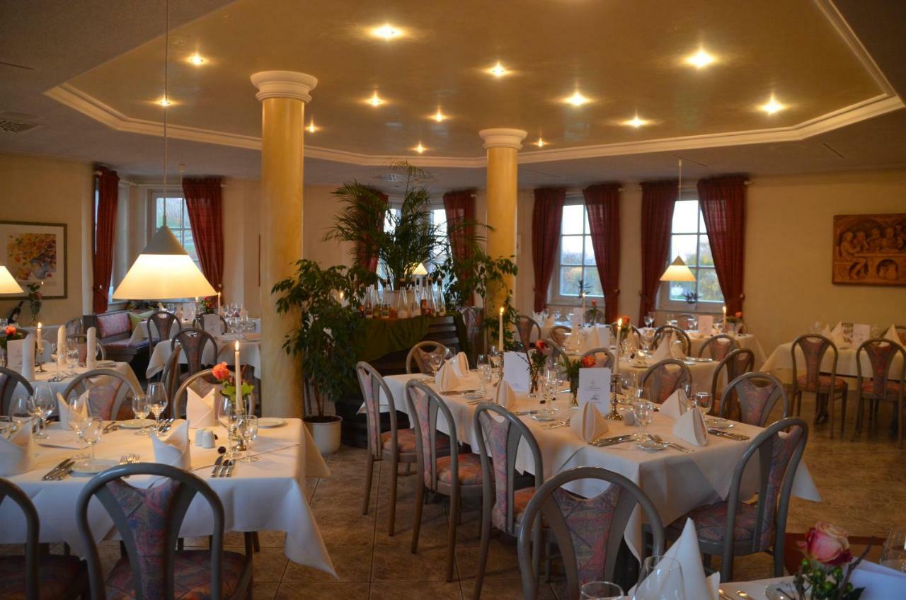 Castell Hotel & Restaurant Ляйнсвайлер Екстер'єр фото